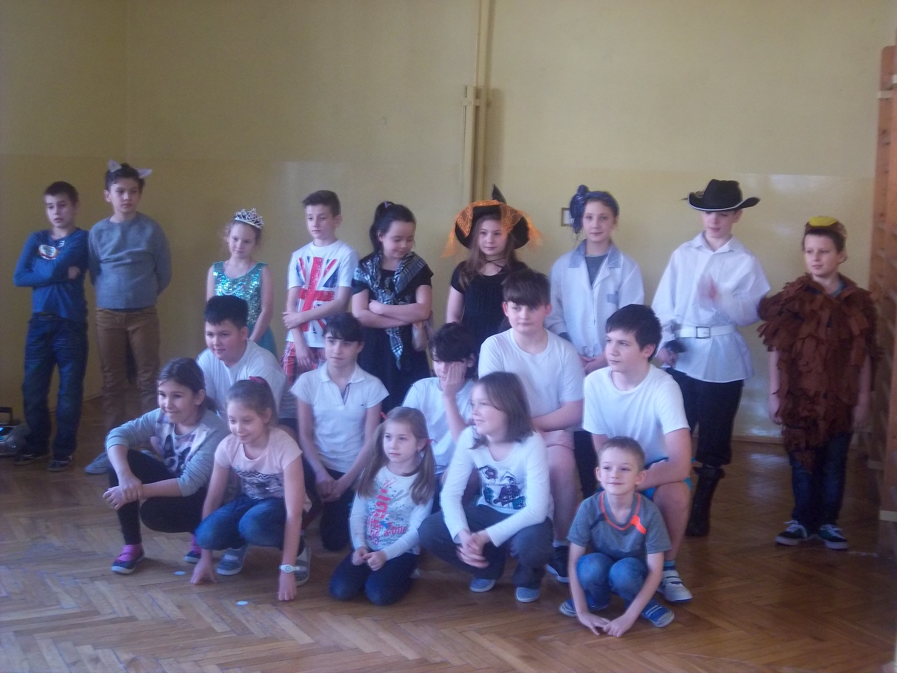 Baśniowi modele ze zwycięzcami szkolnych konkursów