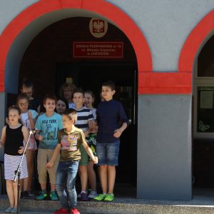 Piątoklasiści śpiewają...