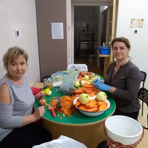 Rodzice wyciskają soki